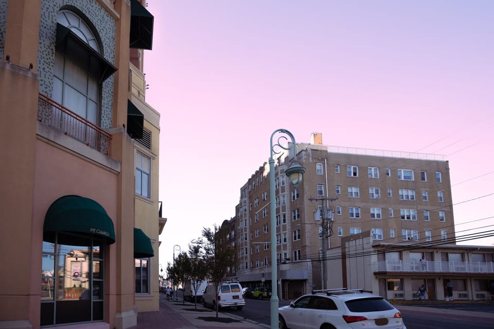Pacífic and Iowa Ave.