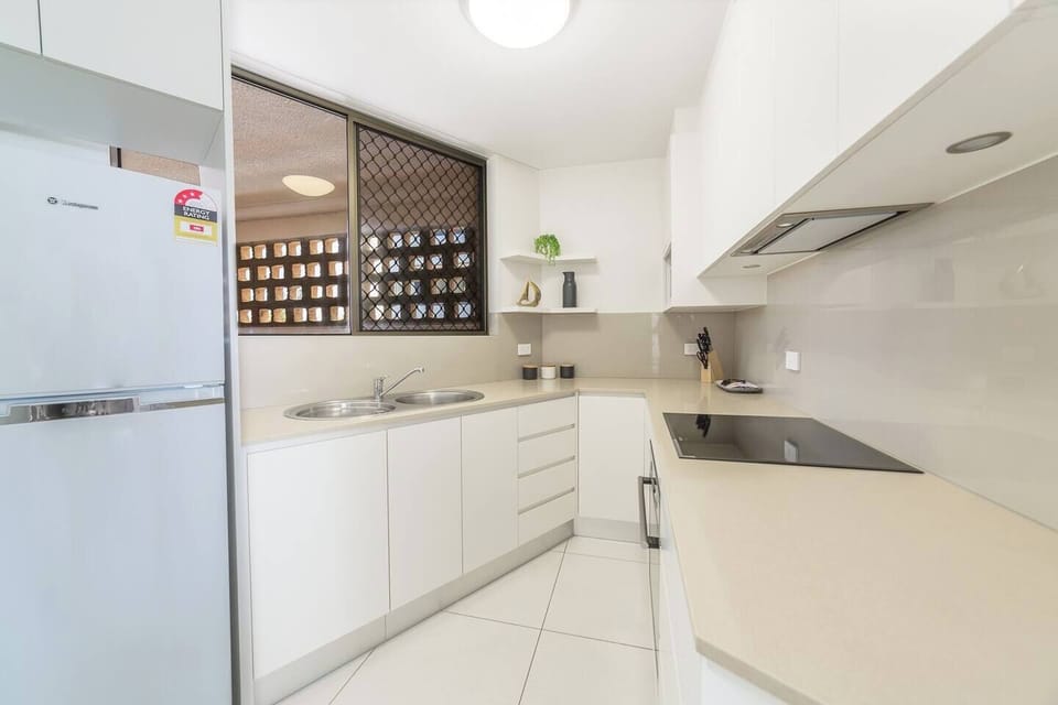 Modern, fully-equipped kitchen is complete with all the appliances you need to prepare any home-cooked meal