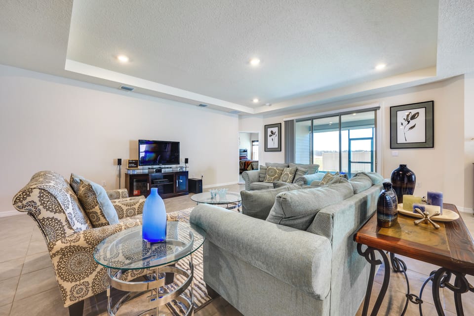 Newberry Vacation Rental | 4BR | 3BA | 1 Step to Enter | 2,300 Sq Ft