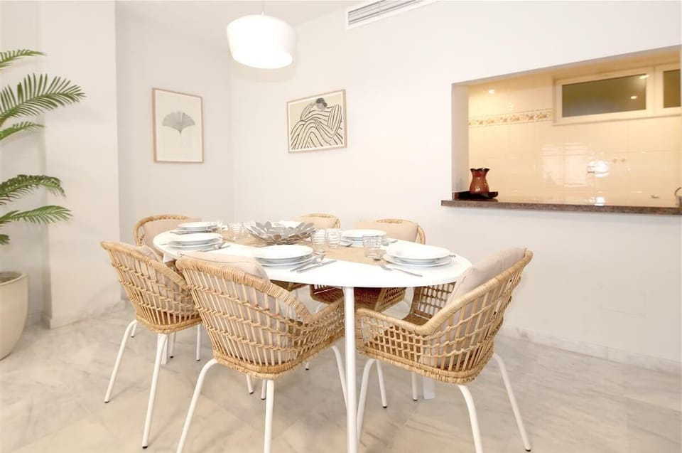 Another picture of the dining area off the lounge