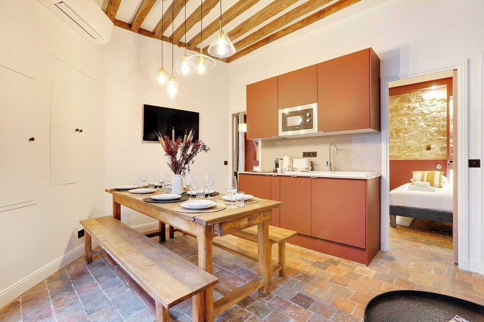  An adjoining dining area, promising convivial moments with family
