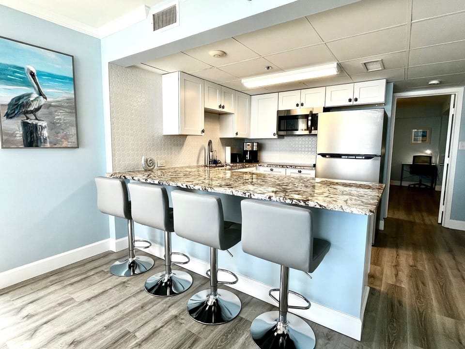 Full-sized Kitchen