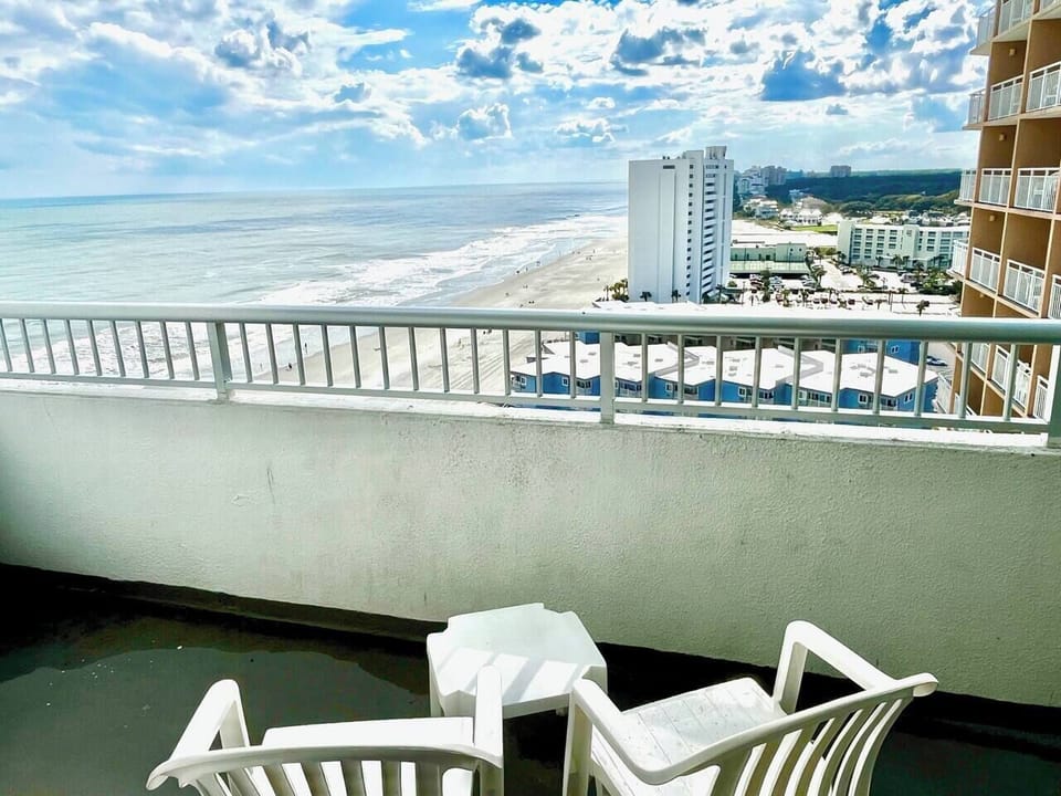 Large outdoor deck to enjoy the views of the ocean as well as listen to the band at Ocean Annies playing below.