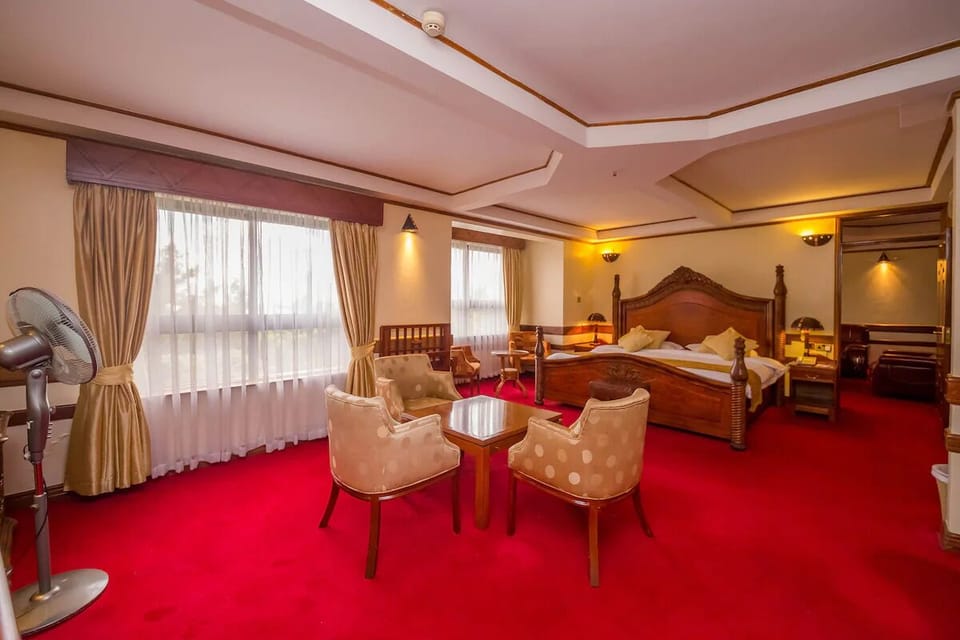 Unit with King bed. Exact unit will be assigned upon arrival. Views, colors, and decor may vary.