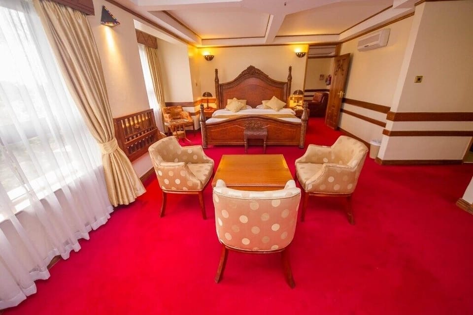 Unit with King bed. Exact unit will be assigned upon arrival. Views, colors, and decor may vary.