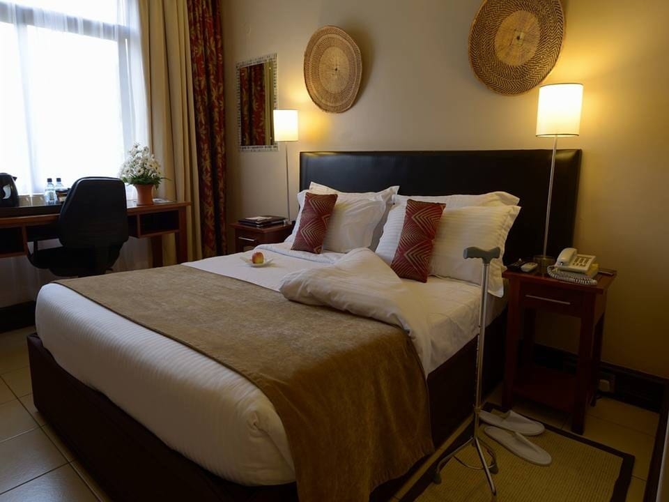 Unit with King bed. Exact unit will be assigned upon arrival. Views, colors, and decor may vary.