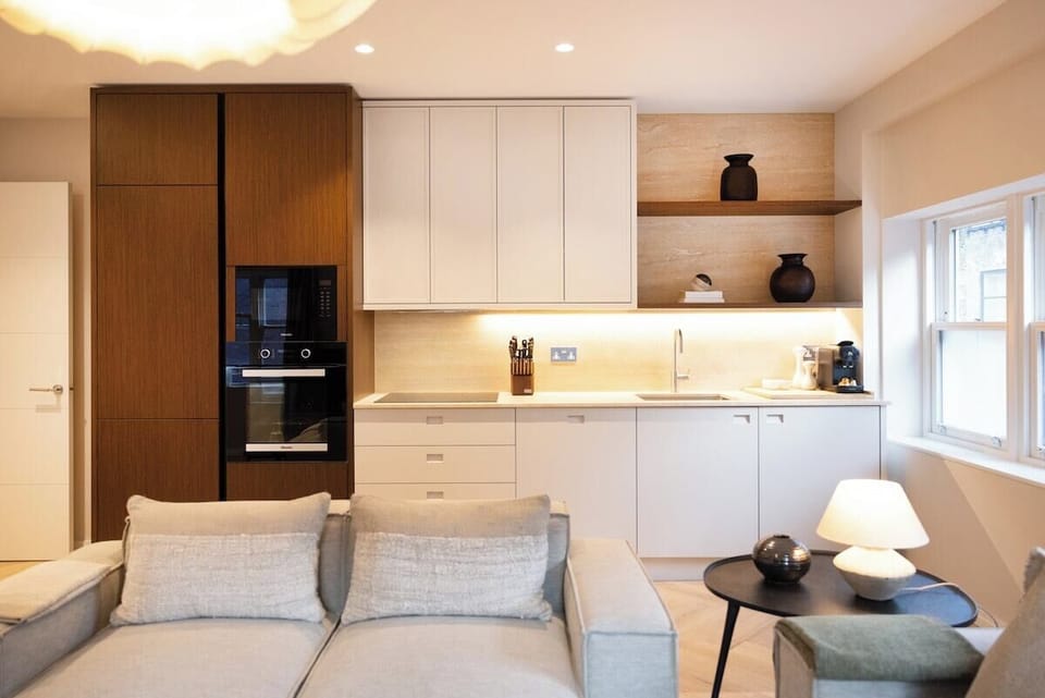 Lounge / Kitchen