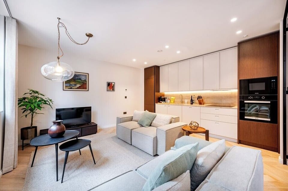 Lounge / Kitchen