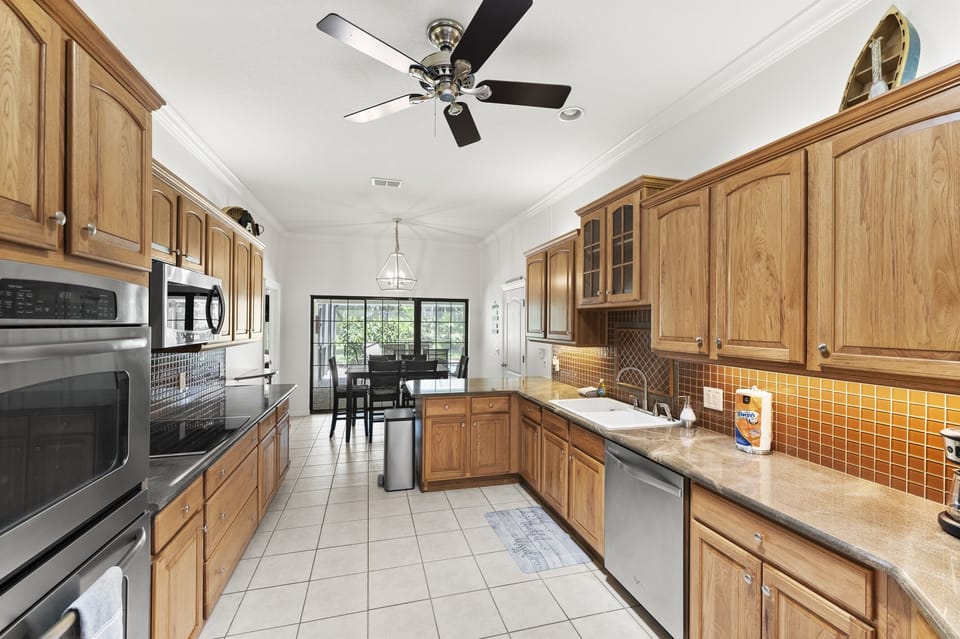 Kitchen / Dining view