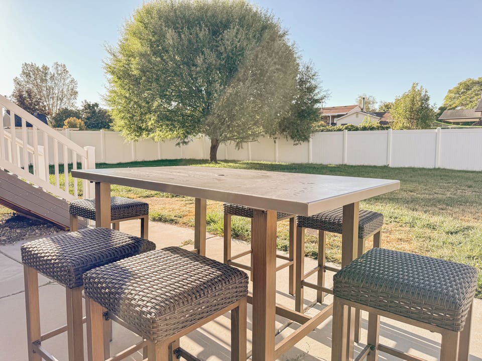 Outdoor dining