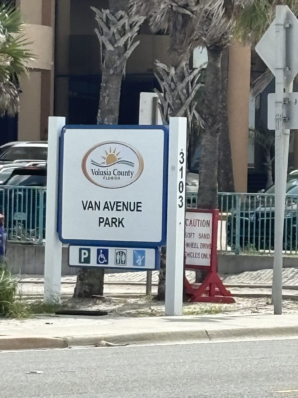 Beach access is directly across the street from this motel. 