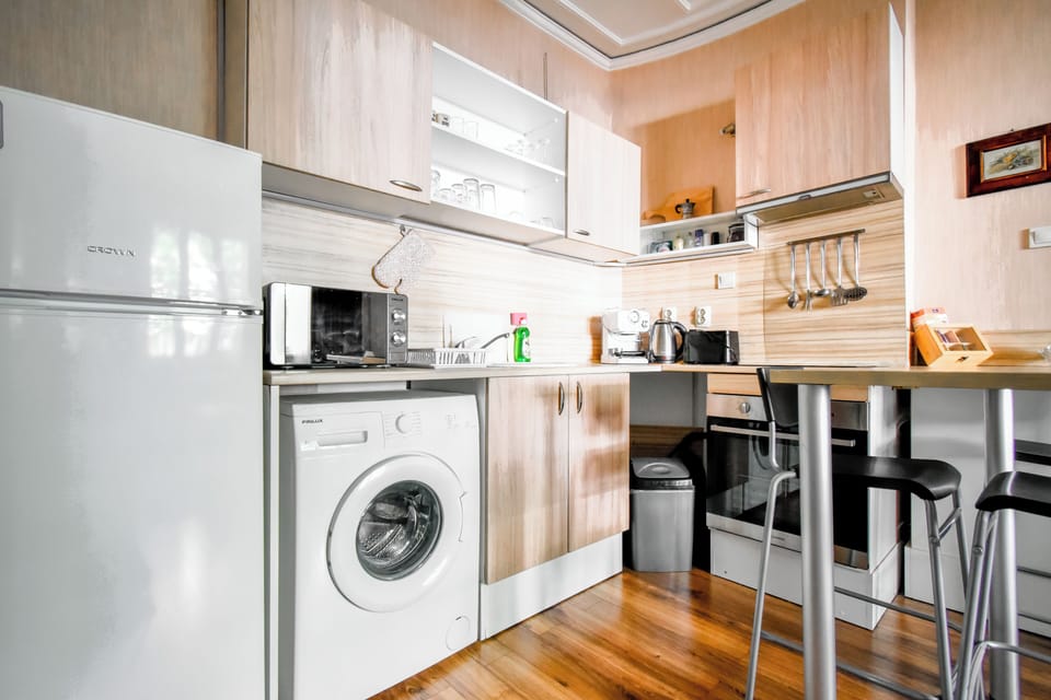 Stay as long as you like—our kitchen comes with laundry amenities to make sure you’re all set for an extended stay!