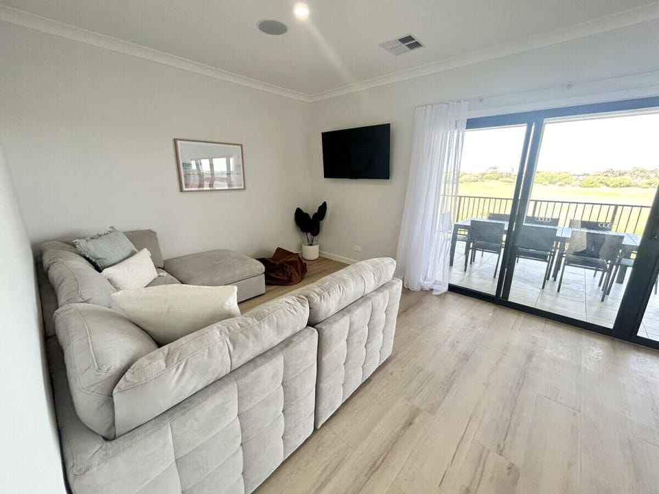 Upstairs, second living area