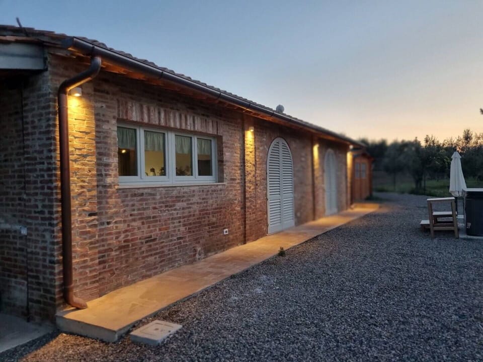 Building Exterior, Outdoor