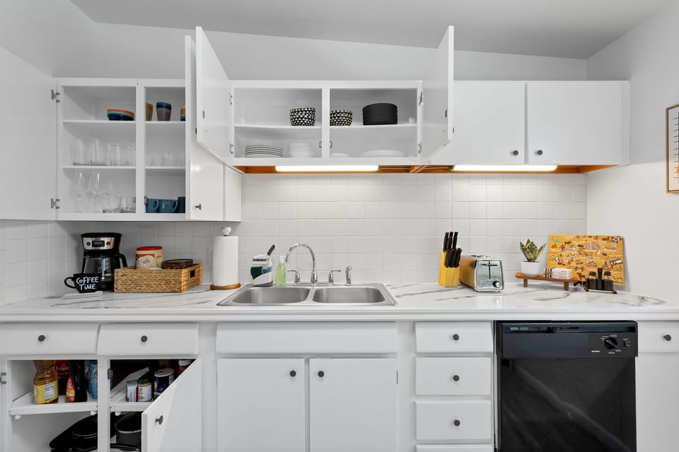 Spacious kitchen 