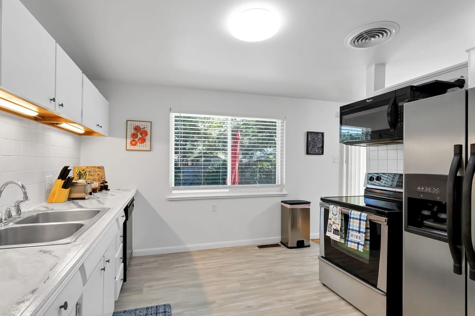 Spacious and fully equipped kitchen