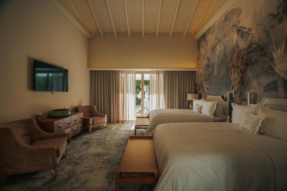 Luxury Pool Two Bedroom Suite (125)