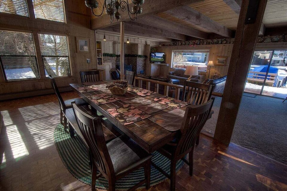 Main Level- Dining Area