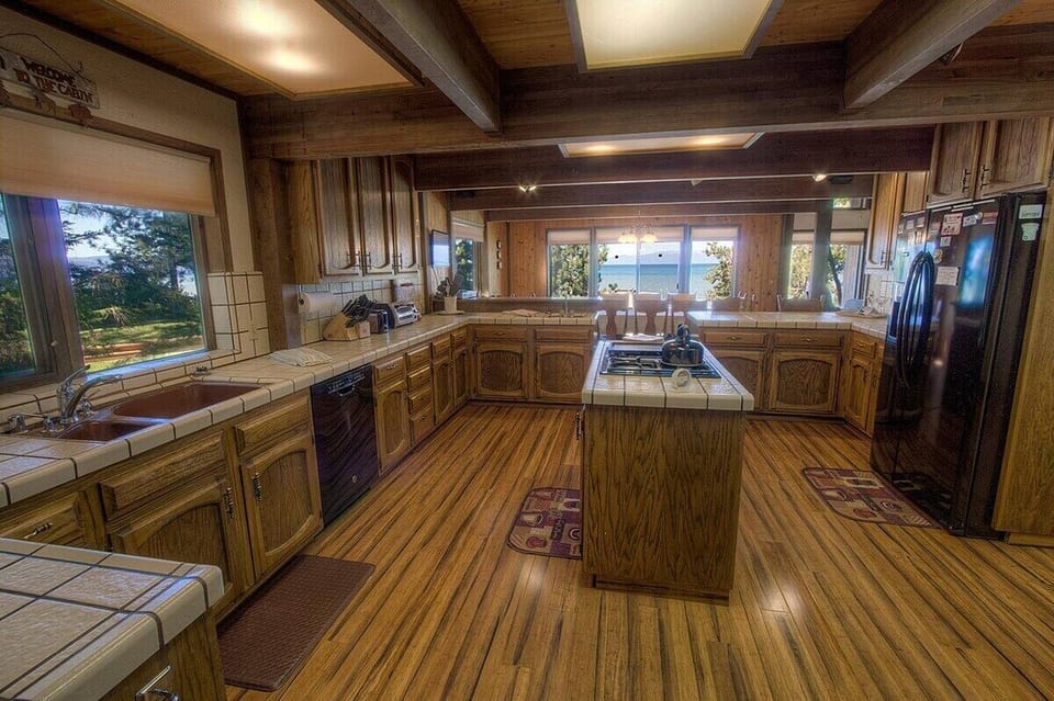 Main Level- Kitchen