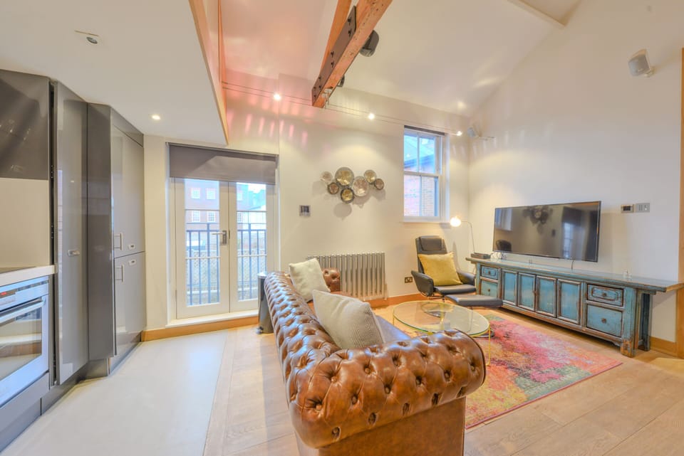 Living Room / Lounge