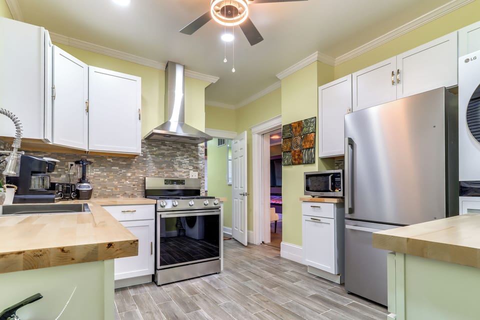 Kitchen | 1st Floor | Keurig/Drip Coffee Maker | Blender | Cooking Basics