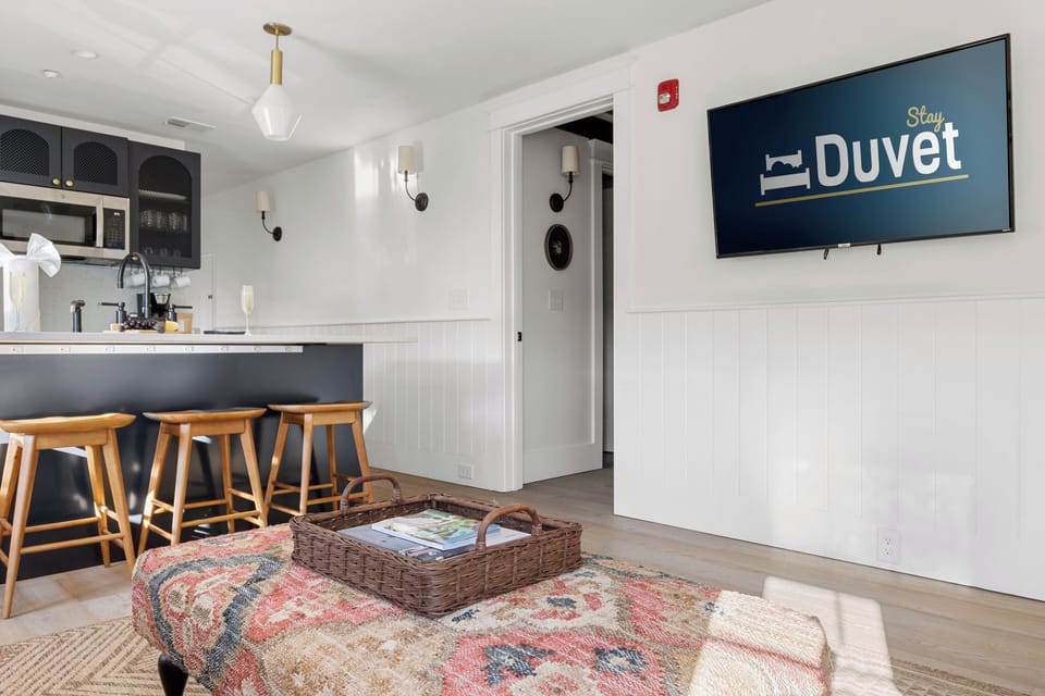 The Fireplace Suite | Cozy Downtown Abode