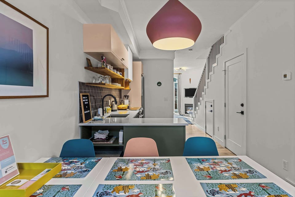 dining table / Kitchen