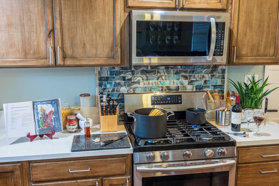  Everything you need for a seamless culinary experience awaits! ️