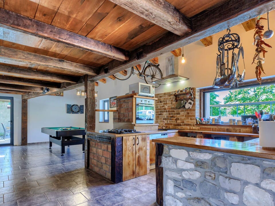 Property, Wood, Building, Architecture, Interior Design, Table, Living Room, Flooring, Countertop, Floor