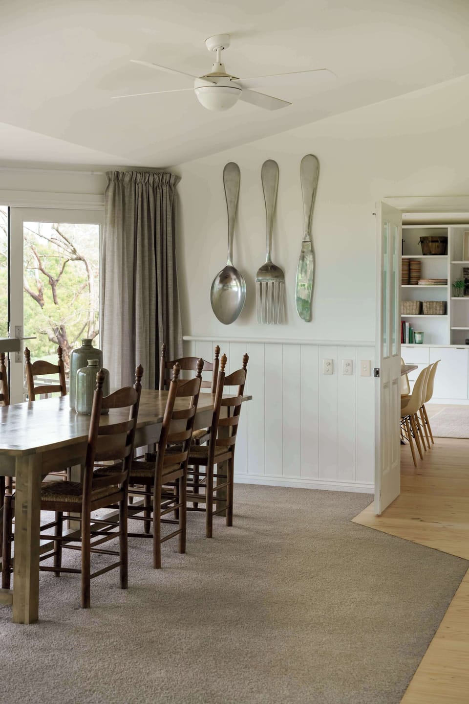 Large dining, can be set for 10