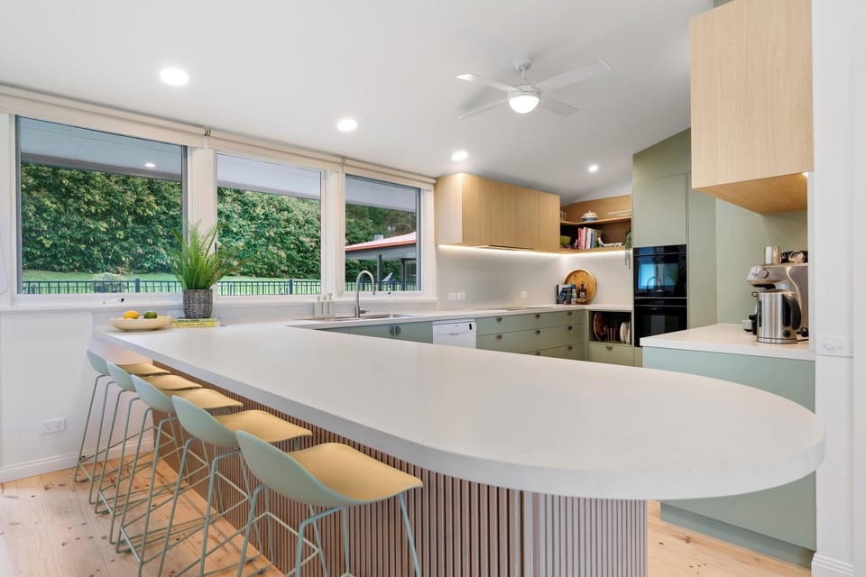 Beautiful, entertainers kitchen