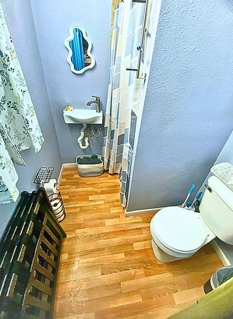 Restroom (shower)