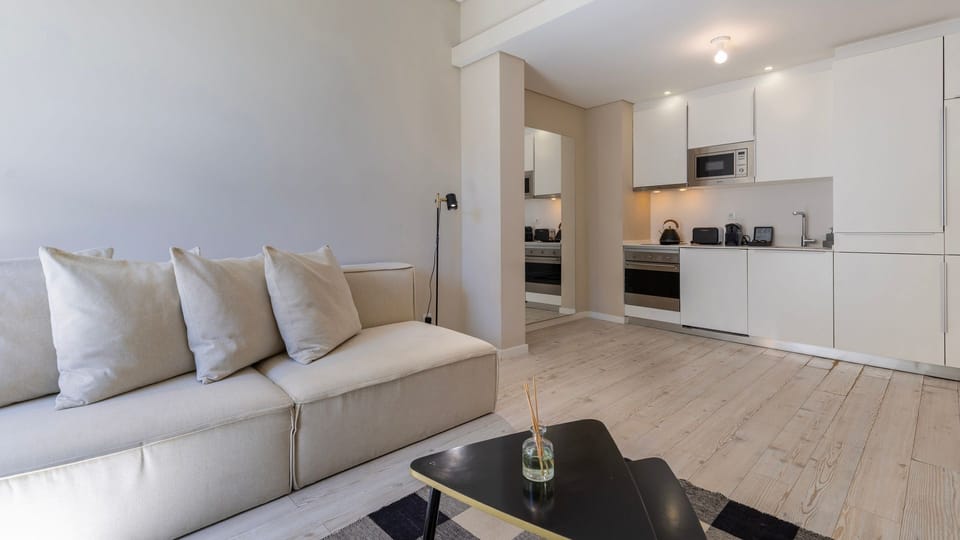 The kitchenette offers a smart, functional layout with modern appliances for easy meal prep.
#kitchenette #modern #quality #portugal #pt #lisbon