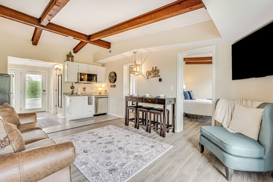 Kitchenette | Dining Area