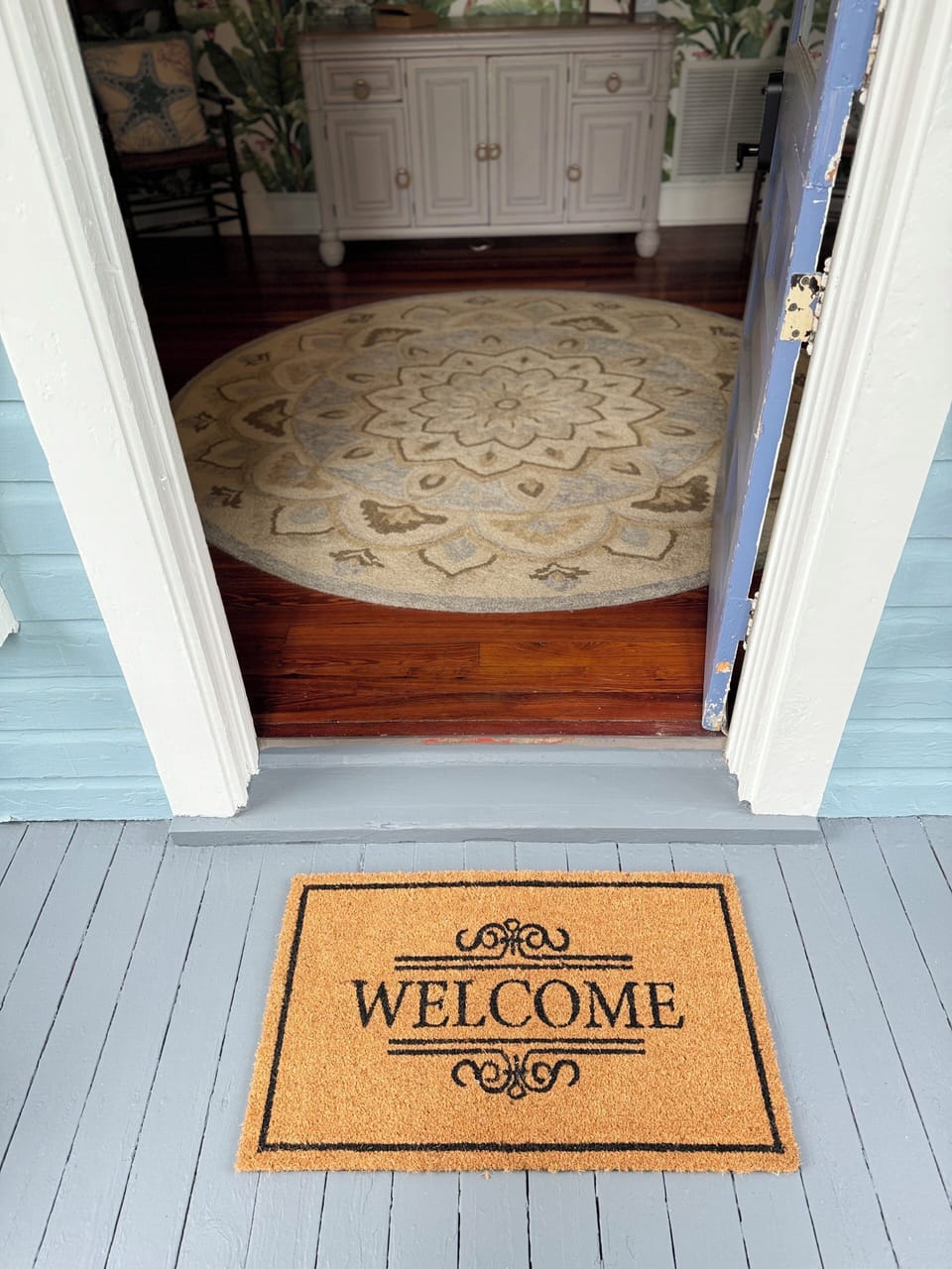 The Lady M has two entrances. This is the one off of popular Palm Row.