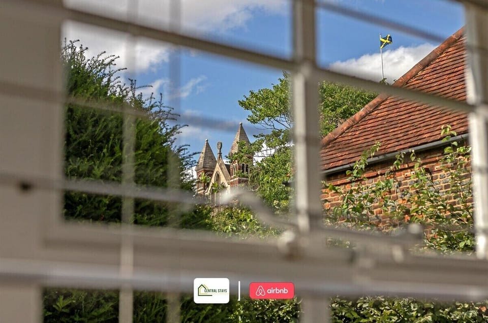 Central Stays Short Lets & Serviced Accommodation
