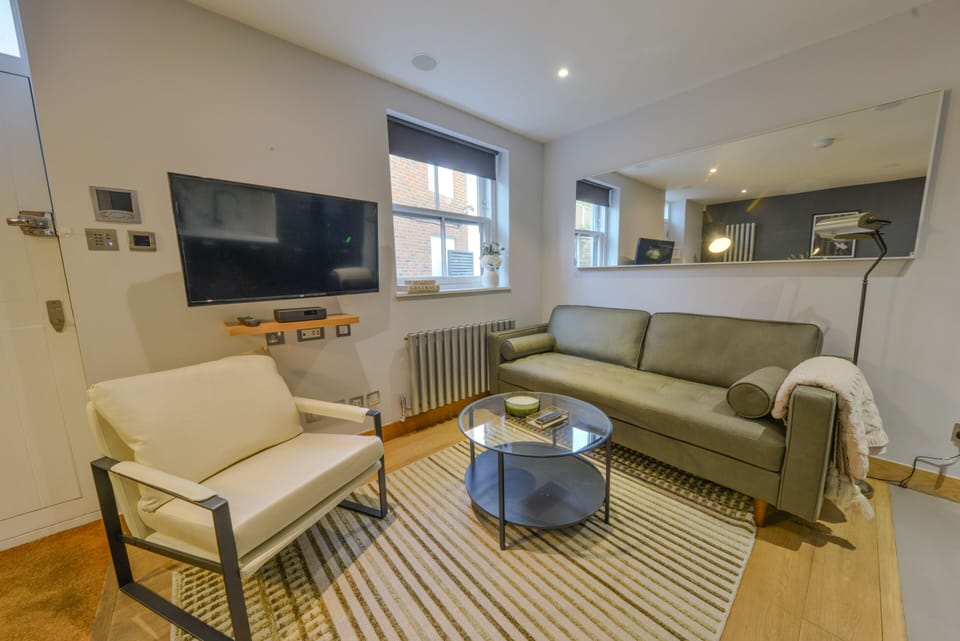 Living Room / Lounge