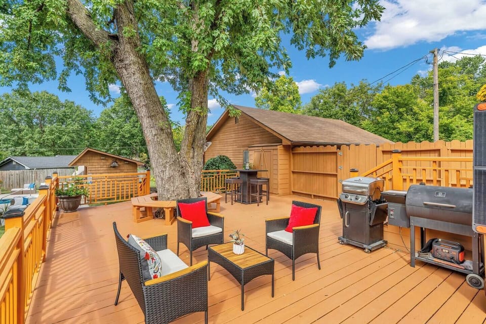 Deck and Grills (1)