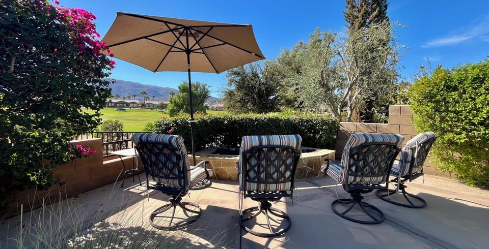 Beautiful mountain views from fire pit


