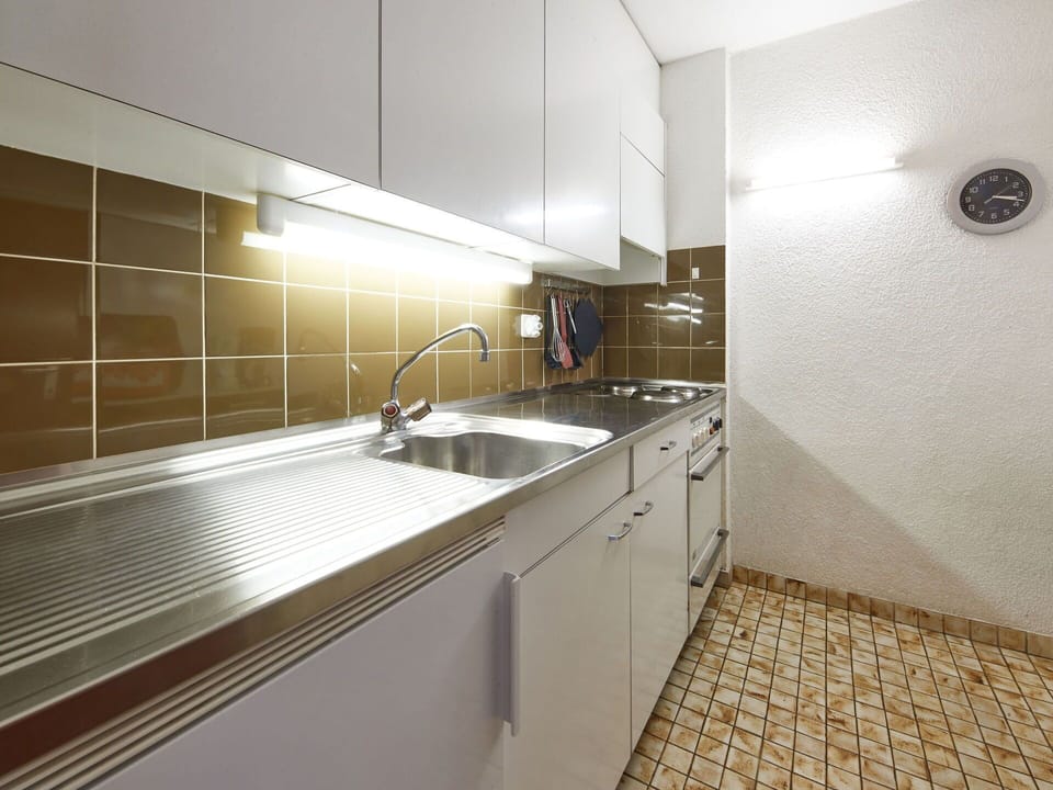 Tap, Cabinetry, Countertop, Plumbing Fixture, Sink, Kitchen Sink, Kitchen, Wood, Interior Design, Building