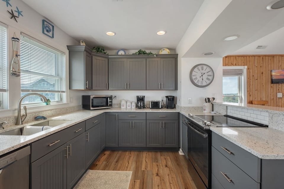 13-web-or-mls-10015-SOOI-TL-Kitchen-V3