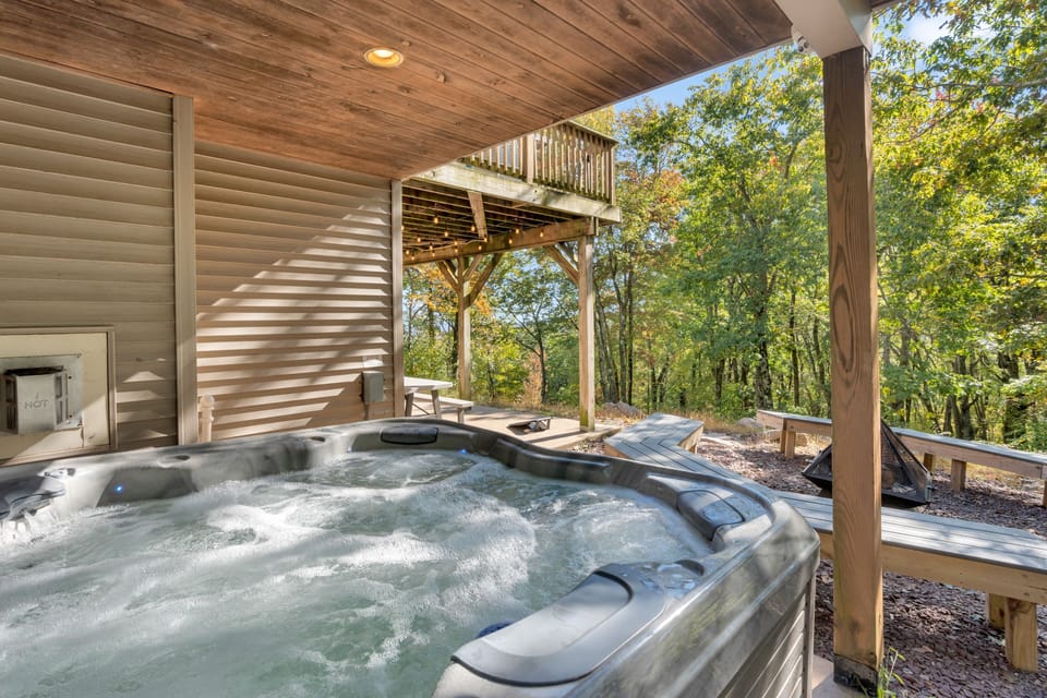 Outdoor spa tub