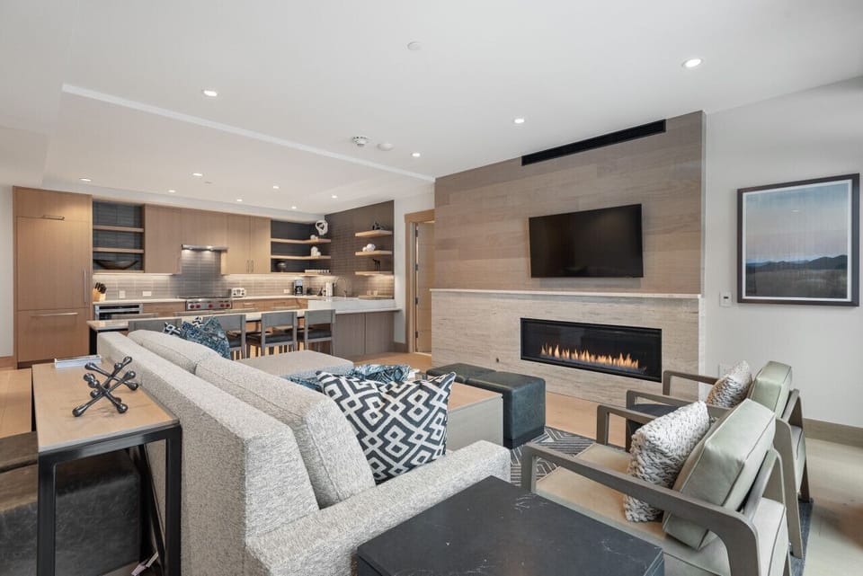 Imagine cozy evenings by the firepit, enjoying your favorite movie after a day of adventure in the stunning Snowmass area. The perfect setting for relaxation and memories.