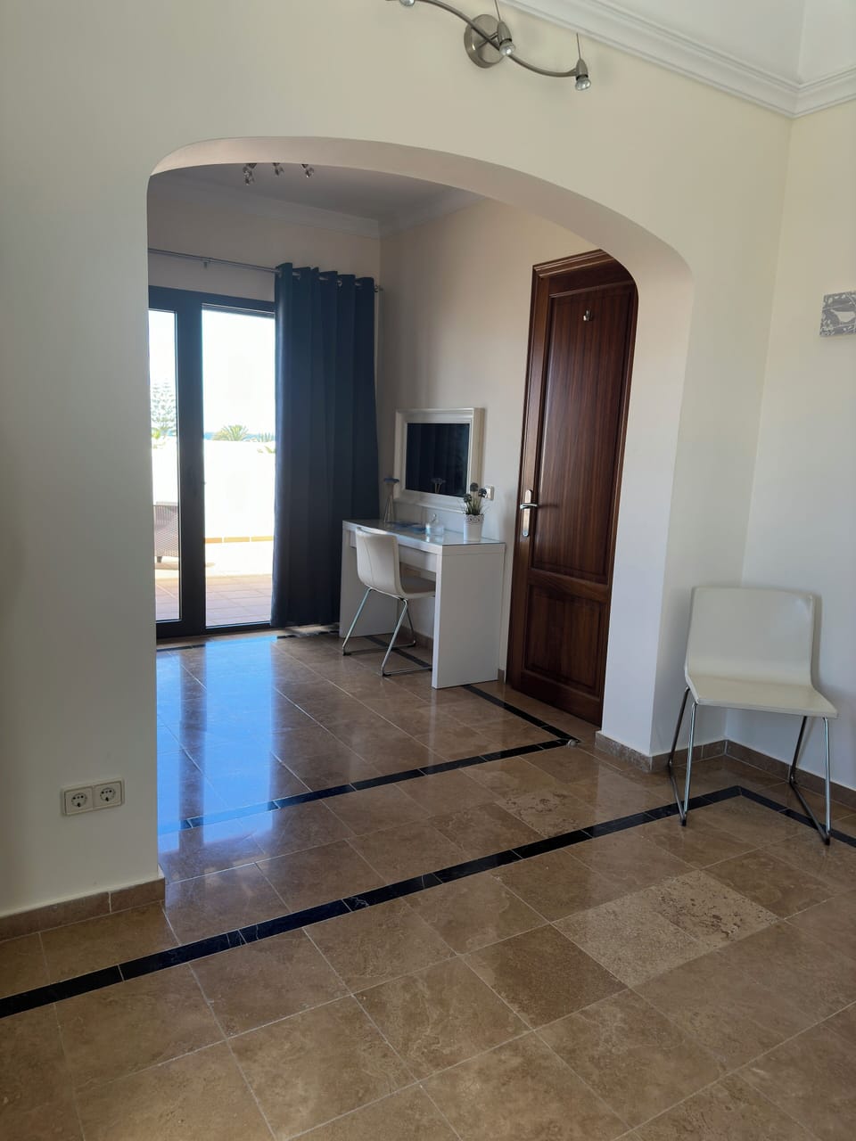 Master dressing area 