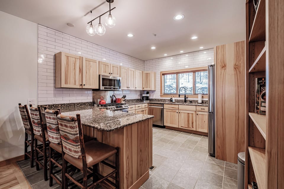 Bright and spacious modern kitchen perfect for cooking and entertaining.