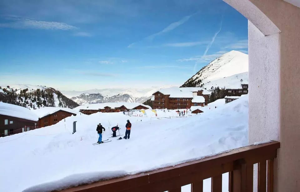 Snow and ski sports