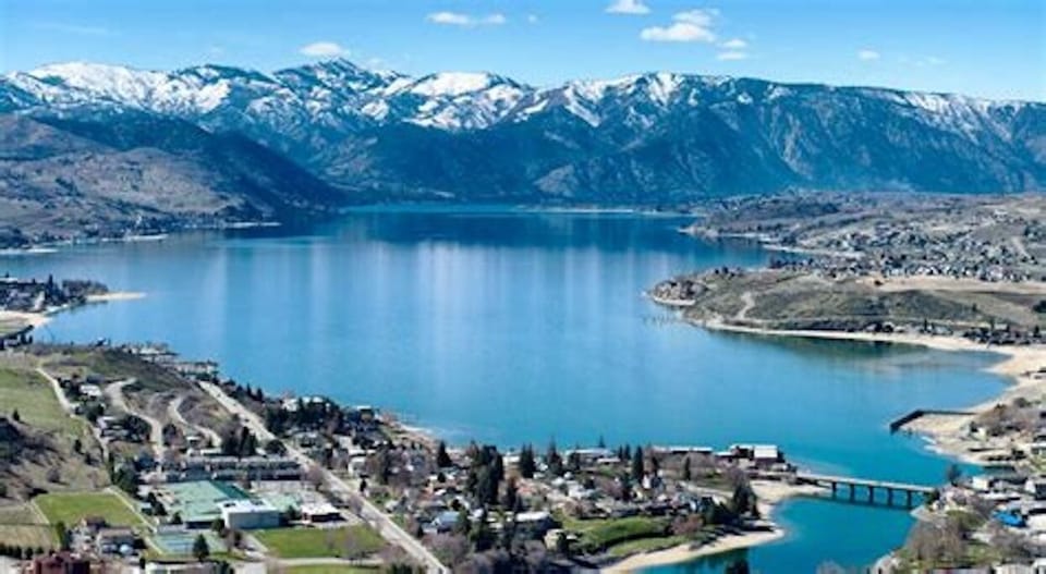 Only 25 minutes to beautiful Lake  Chelan