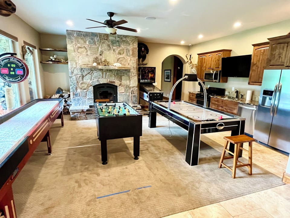 Game room and 2nd kitchen