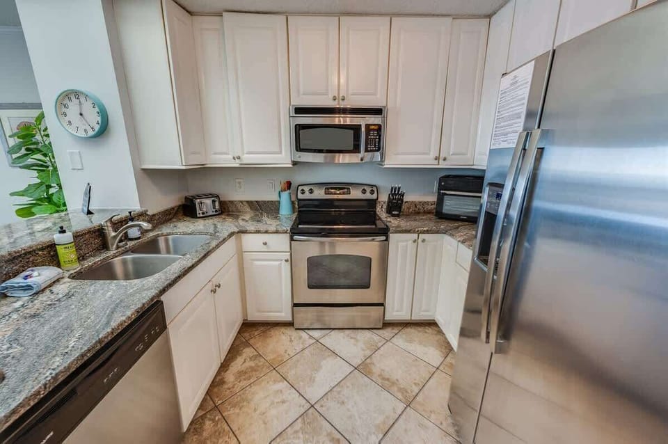 Large Kitchen Area