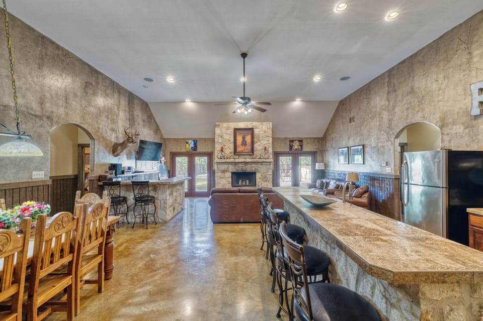 Kitchen/Dining